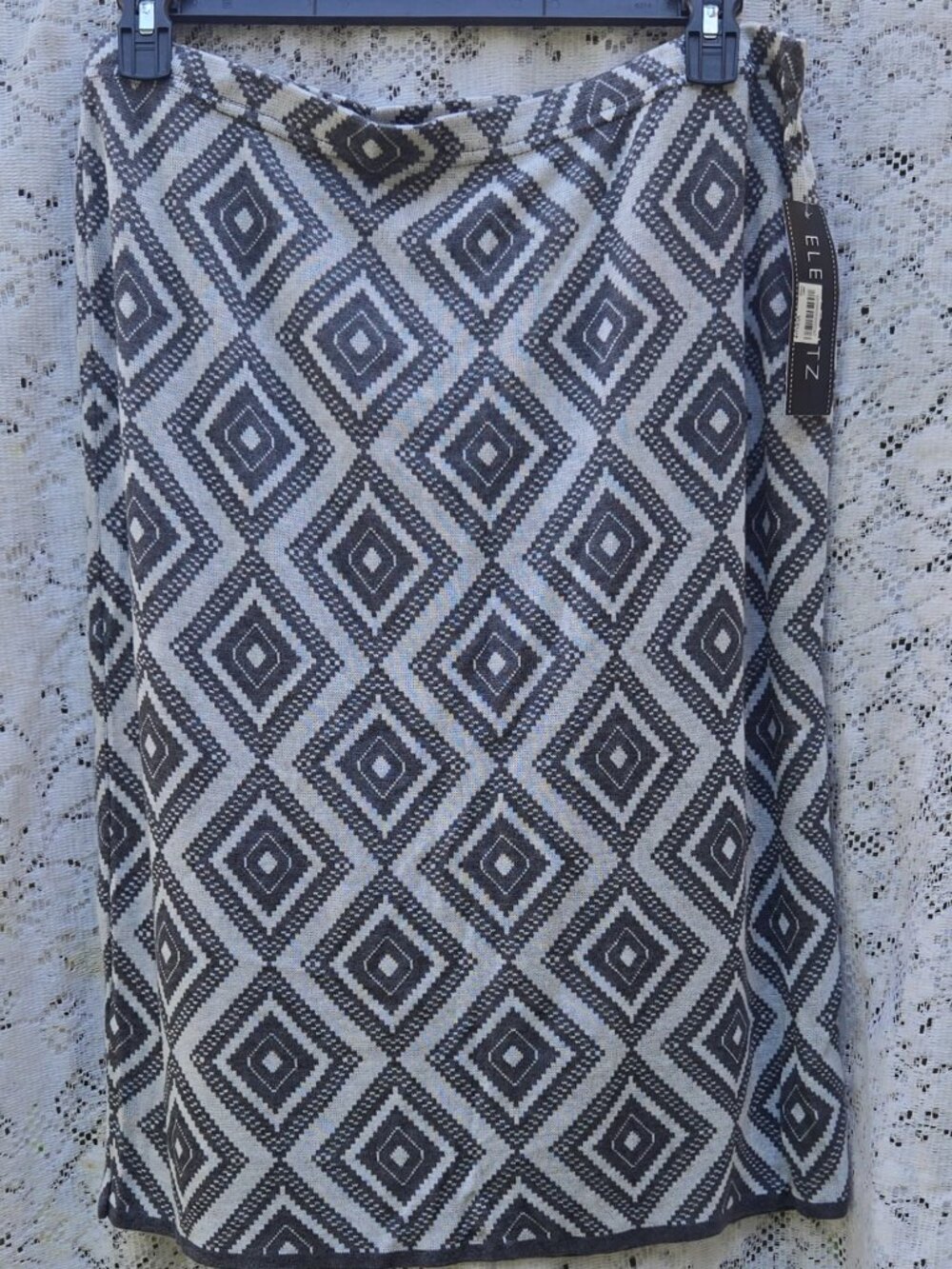 NWT Lightweight Knit skirt in gray/white. Great for Travel. XL.  Casual or biz